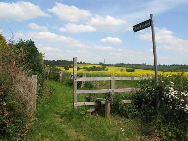 Footpath north off Waggon Road near Hadley Wood, Hertfordshire