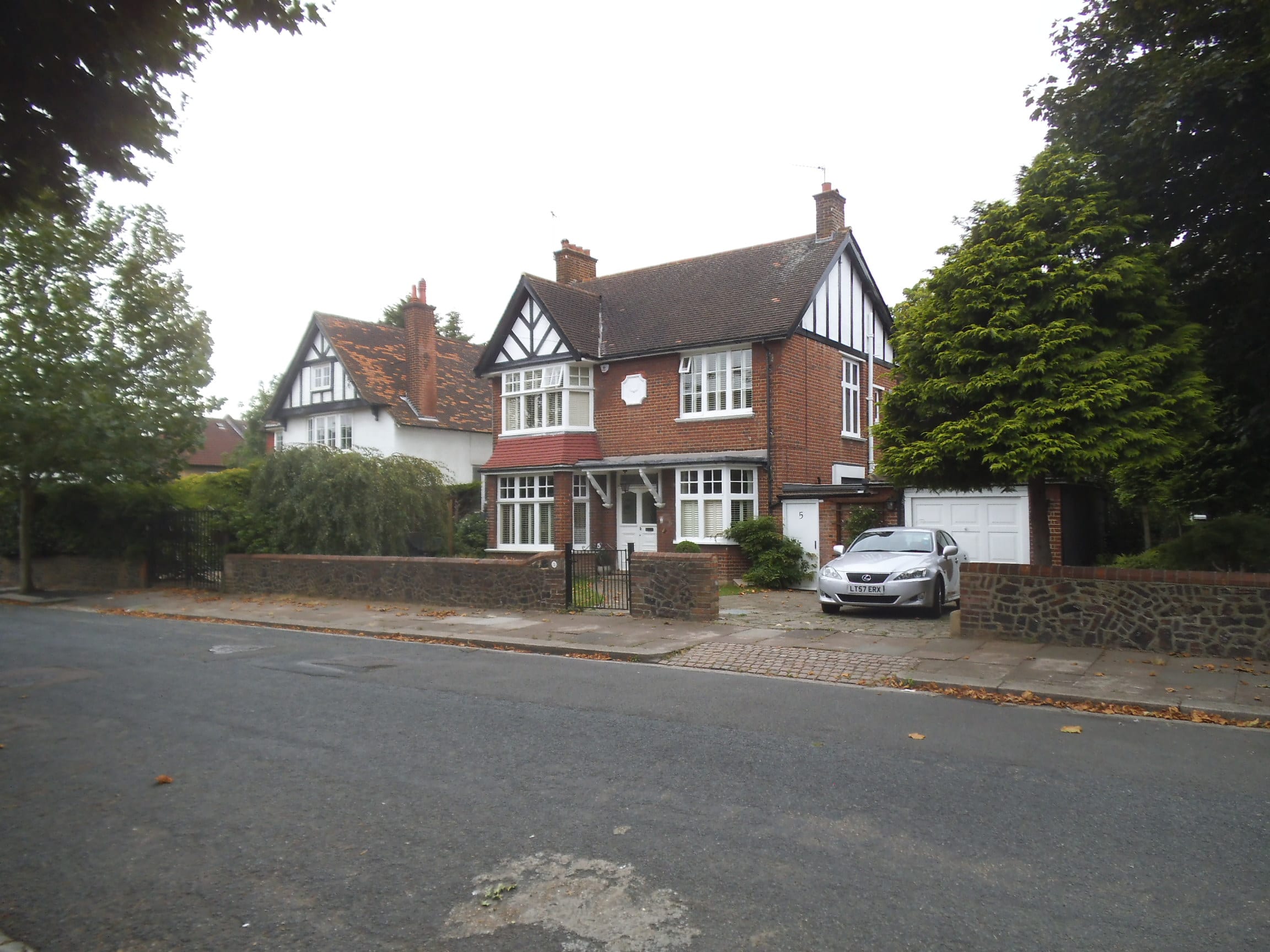 Semi-detached 1930s houses on Salisbury Avenue, Finchley